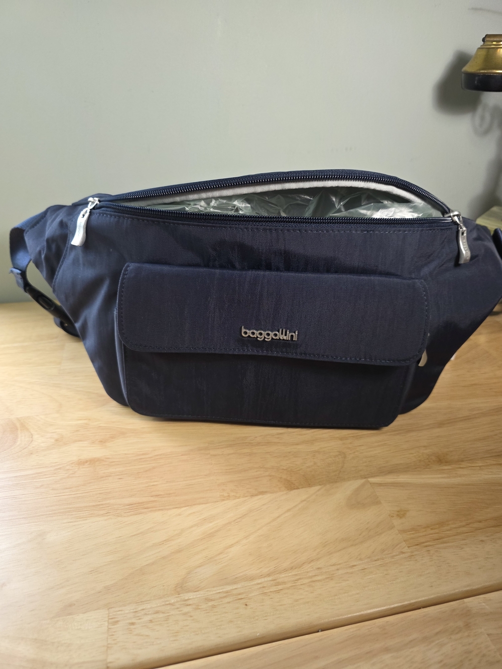 NWT Baggallini Navy Stanton Crossbody Waist Bag